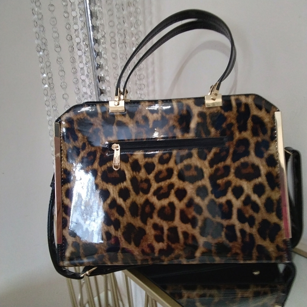 Dasein Leopard Tote and Zip Wallet Set with Gold Emblem NWOT - Picture 2 of 6